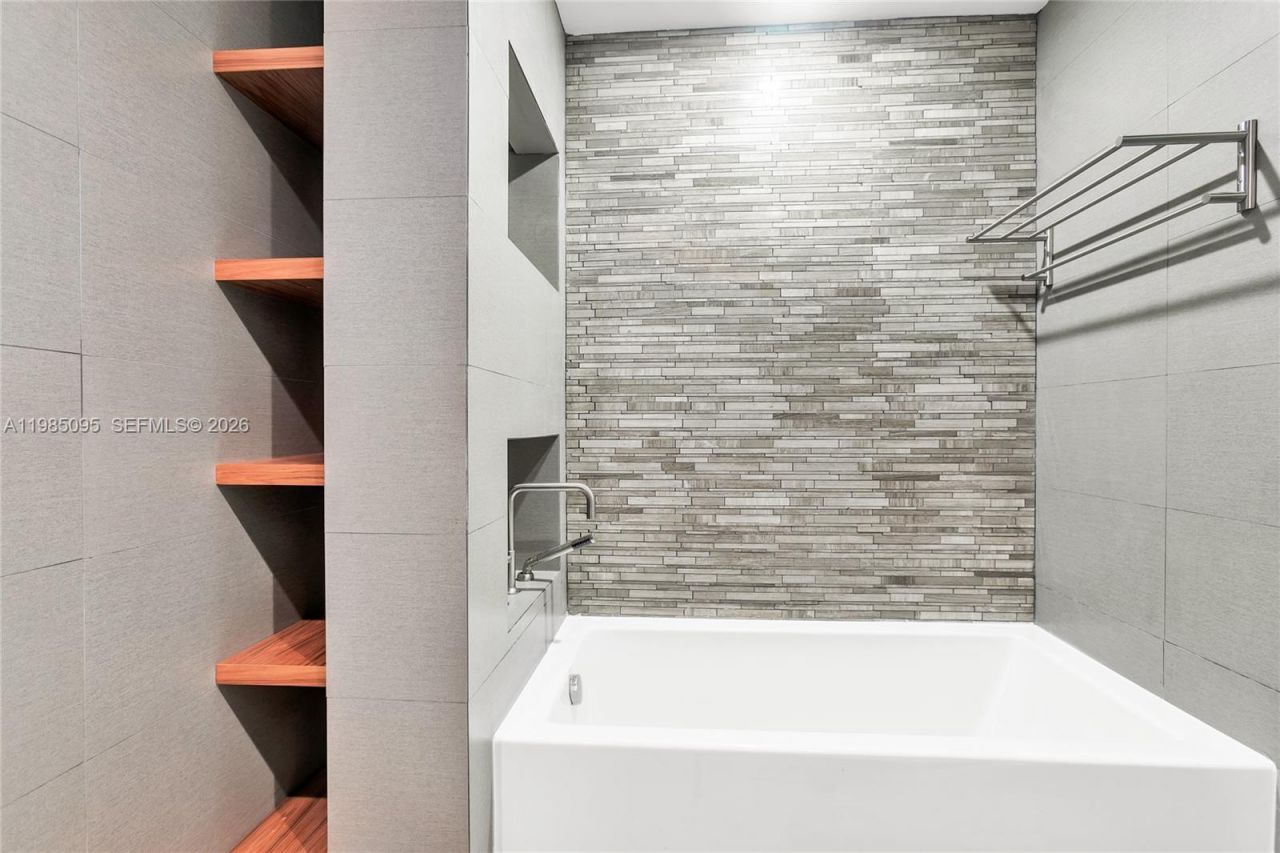 776 NE 74th St, Miami, FL 33138 Photo