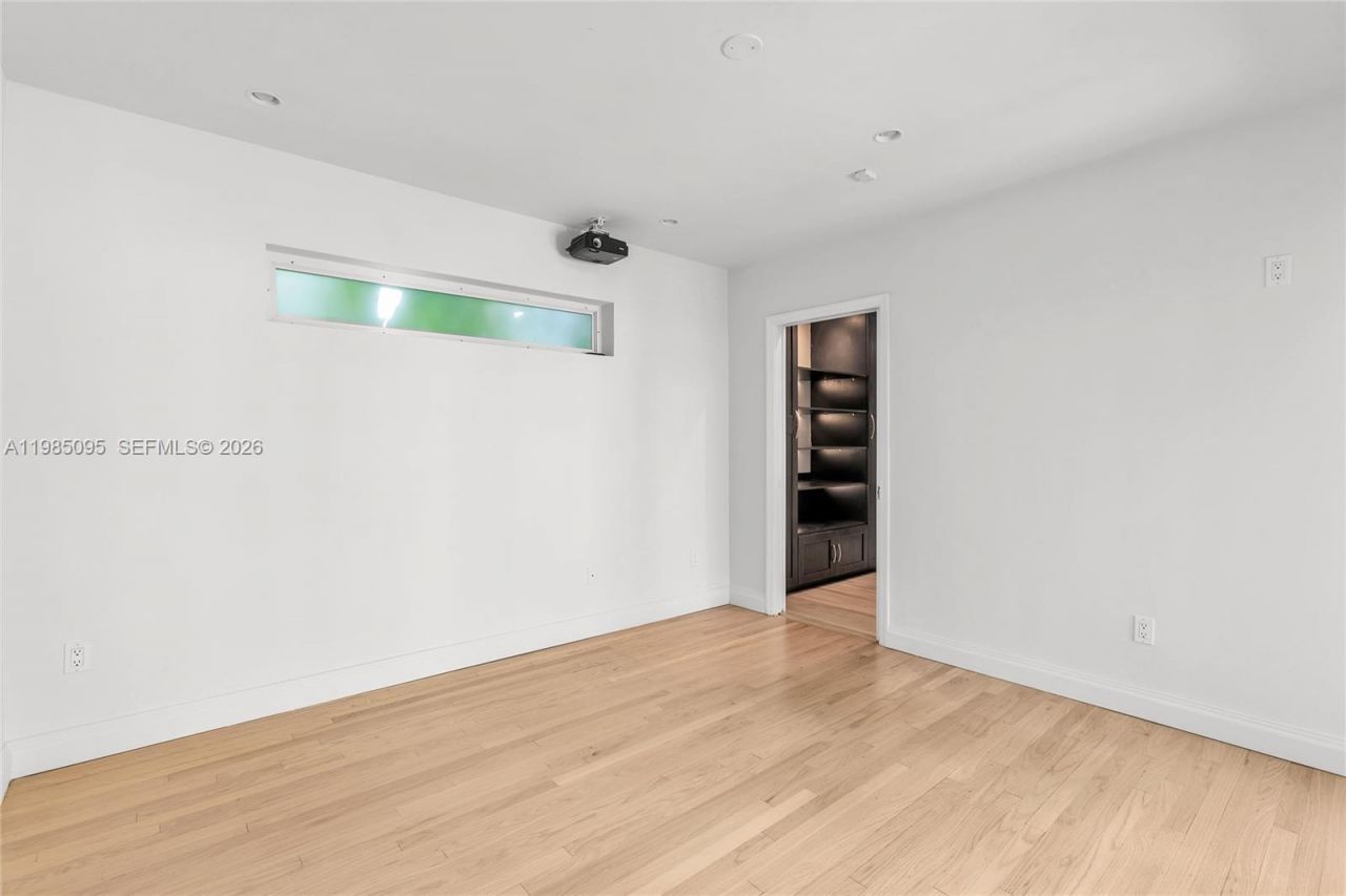 776 NE 74th St, Miami, FL 33138 Photo