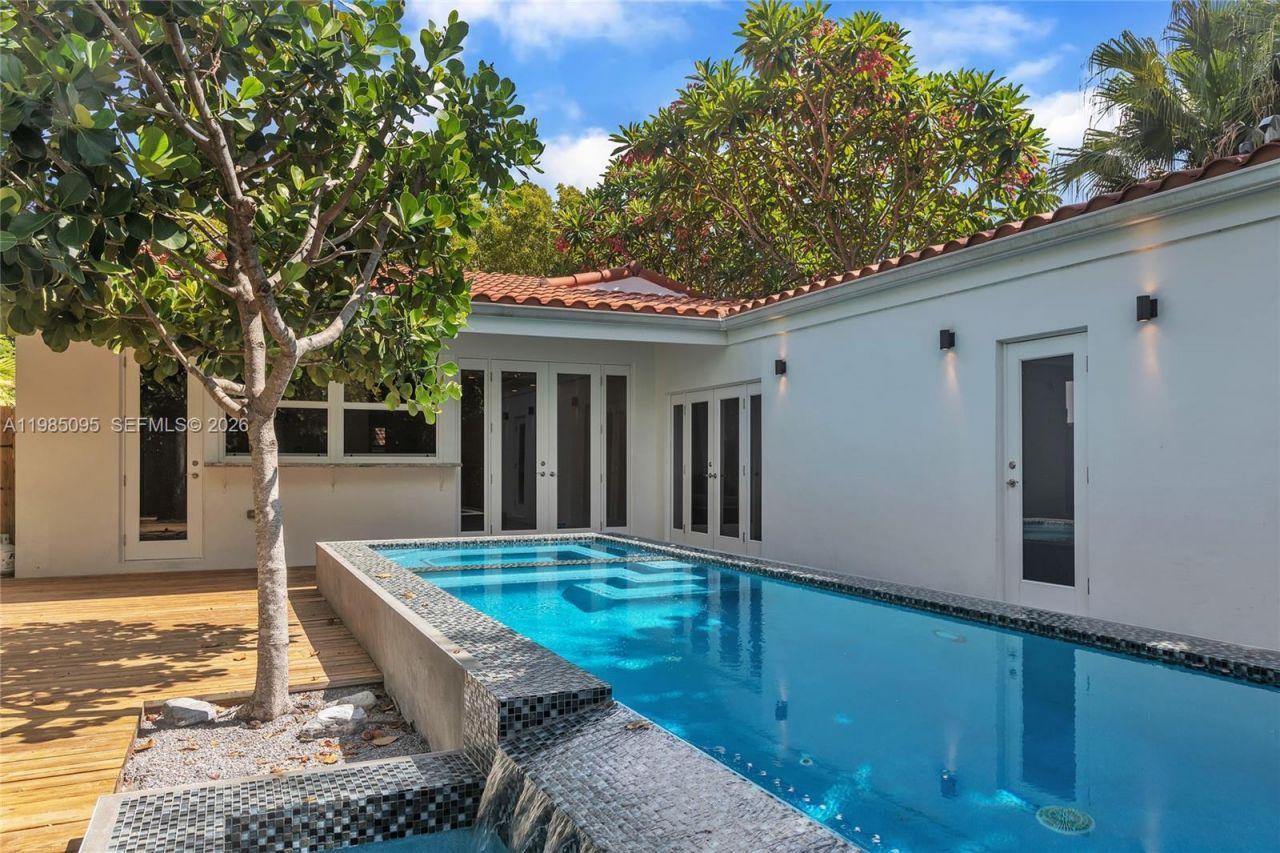 776 NE 74th St, Miami, FL 33138 Photo