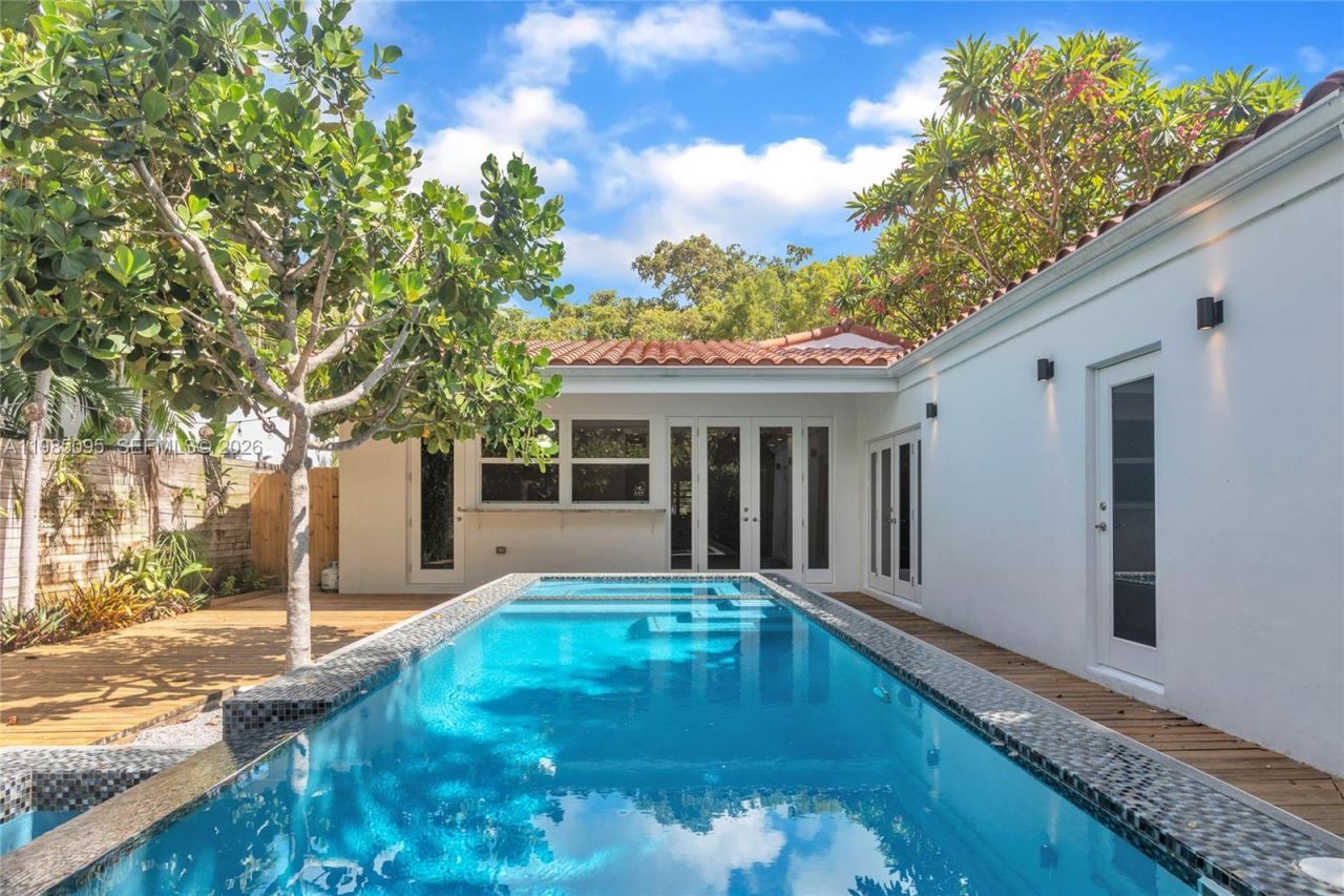 776 NE 74th St, Miami, FL 33138 Photo