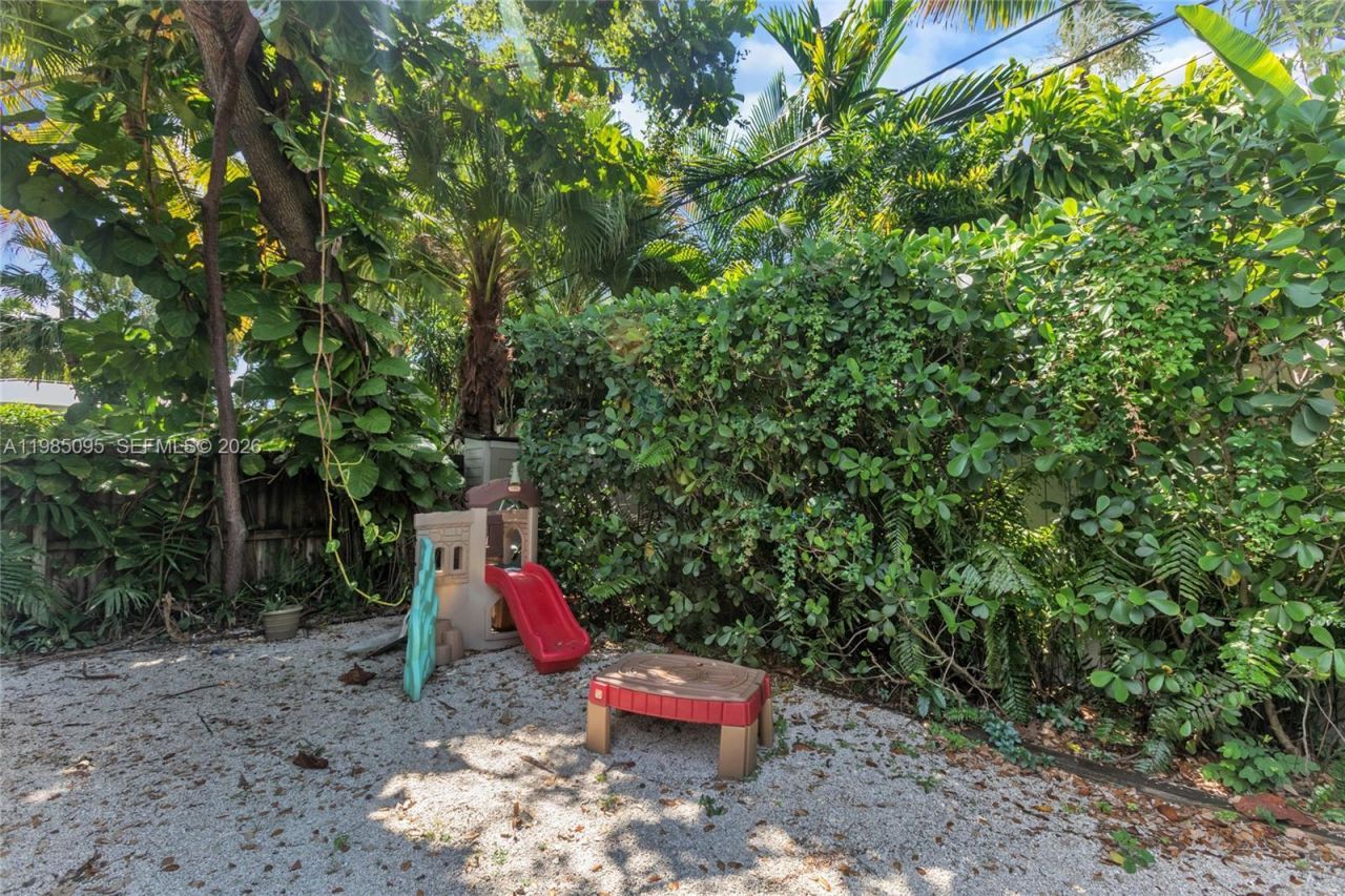 776 NE 74th St, Miami, FL 33138 Photo