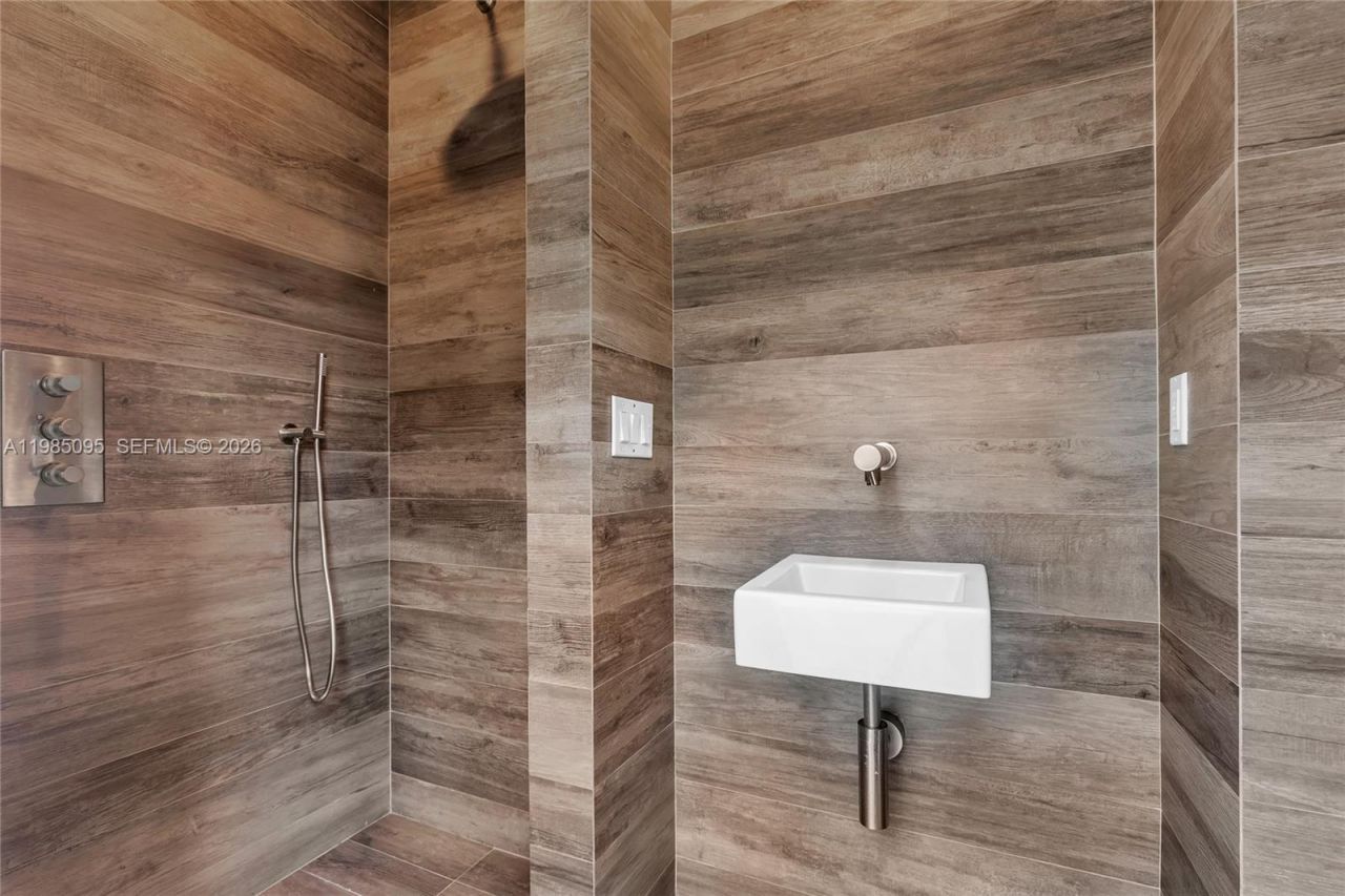 776 NE 74th St, Miami, FL 33138 Photo