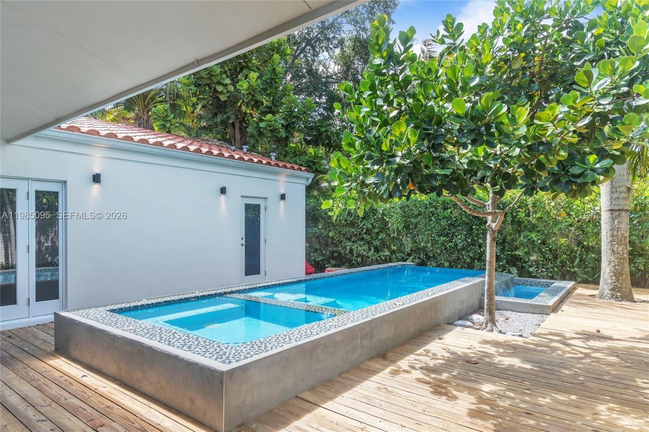 776 NE 74th St, Miami, FL 33138 Photo