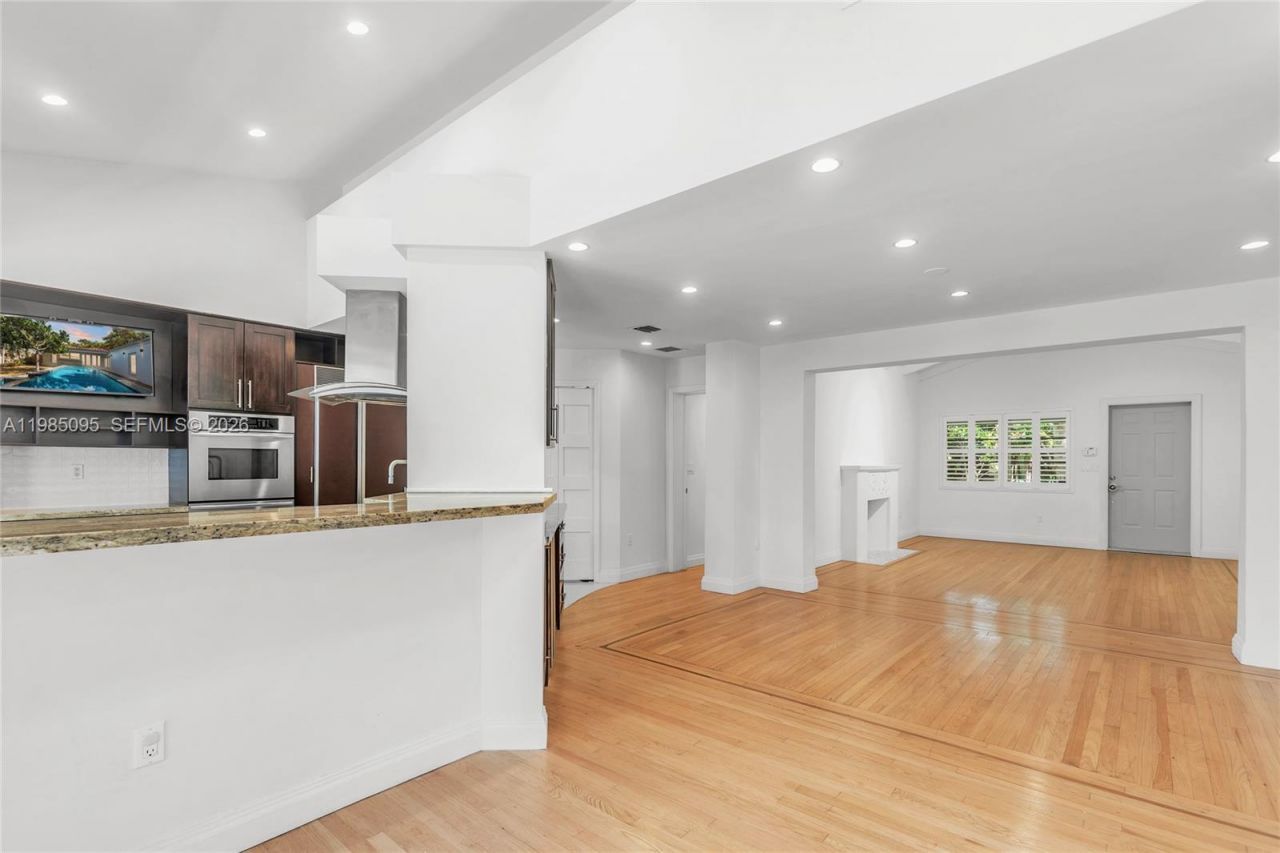 776 NE 74th St, Miami, FL 33138 Photo