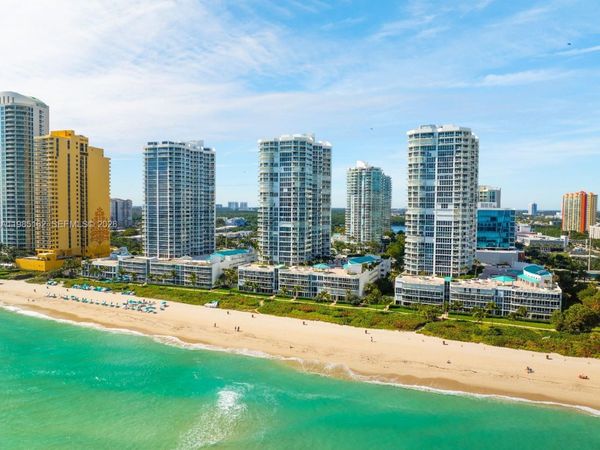 16445 Collins Ave , Unit 425, Sunny Isles Beach, FL 33160