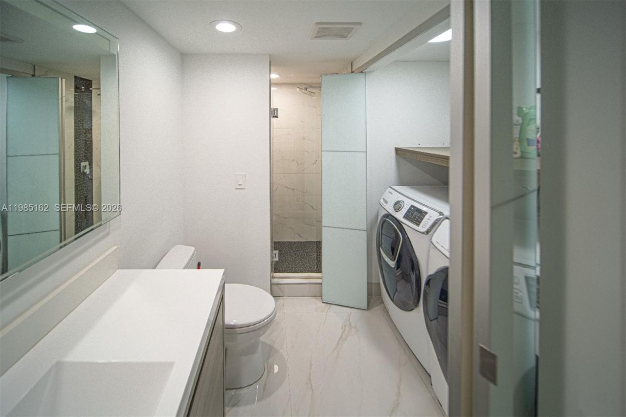 16445 Collins Ave , Unit 425, Sunny Isles Beach, FL 33160 Photo