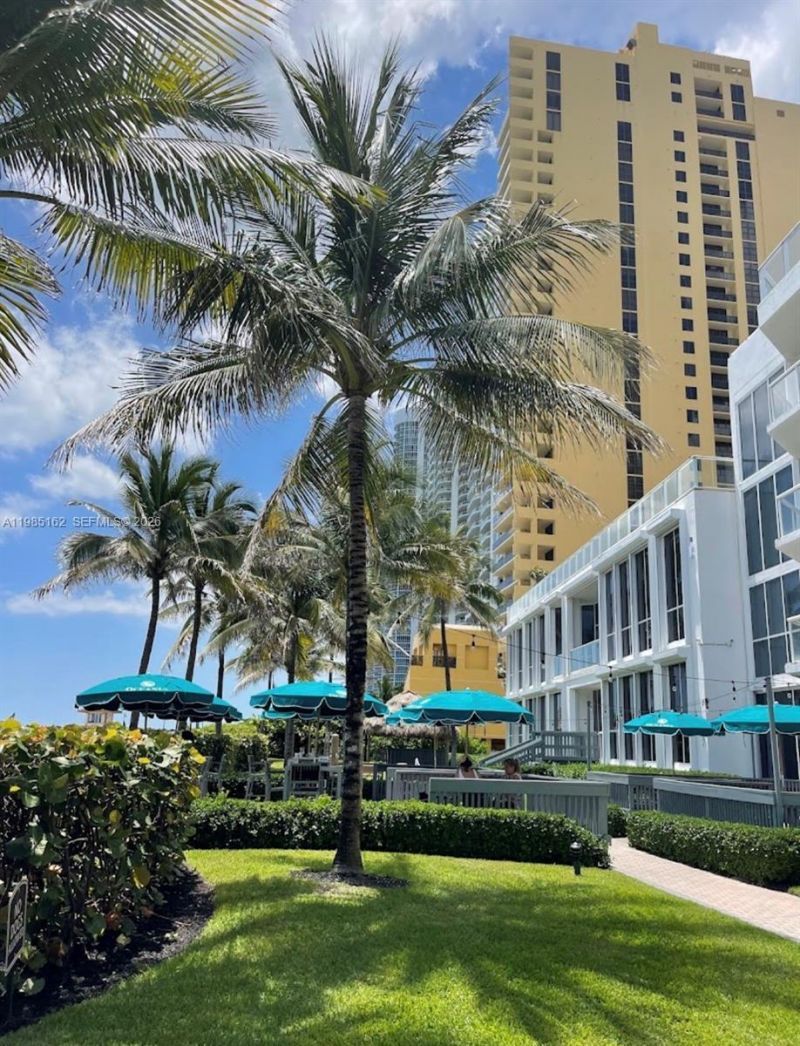 16445 Collins Ave , Unit 425, Sunny Isles Beach, FL 33160 Photo