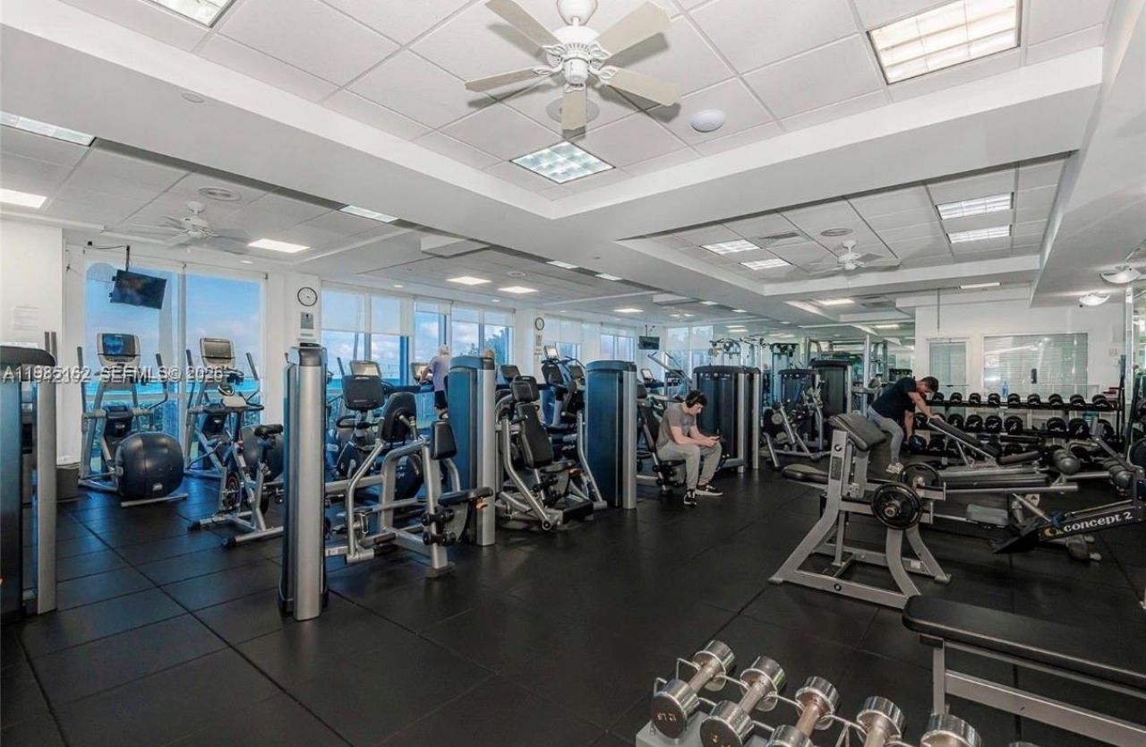 16445 Collins Ave , Unit 425, Sunny Isles Beach, FL 33160 Photo