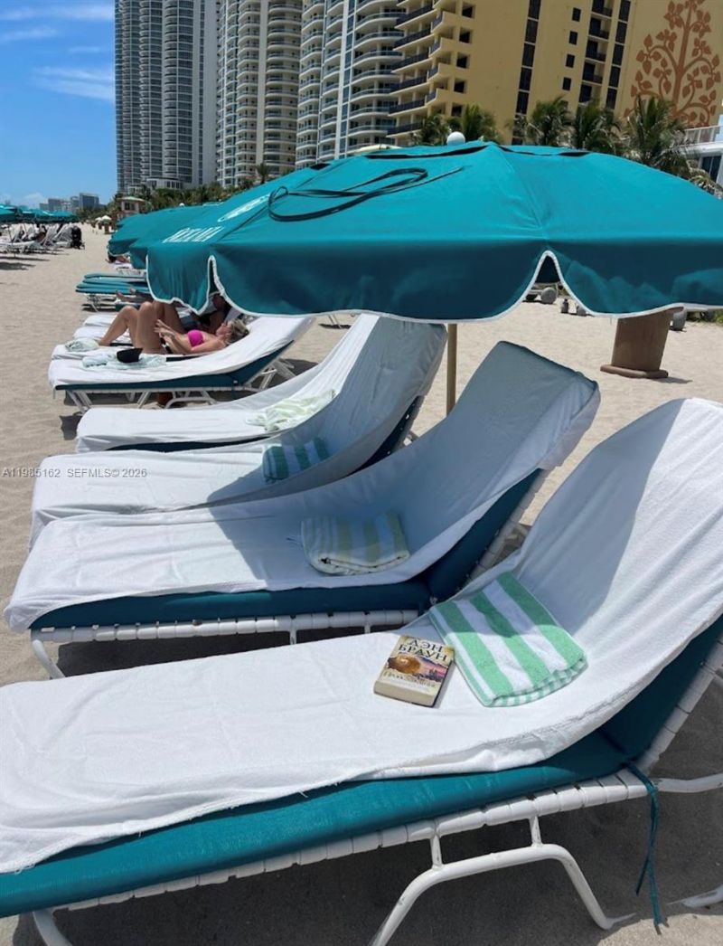 16445 Collins Ave , Unit 425, Sunny Isles Beach, FL 33160 Photo