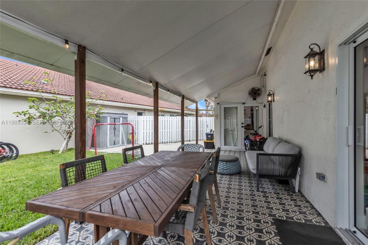 12742 NW 11th Pl , Sunrise, FL 33323 Photo