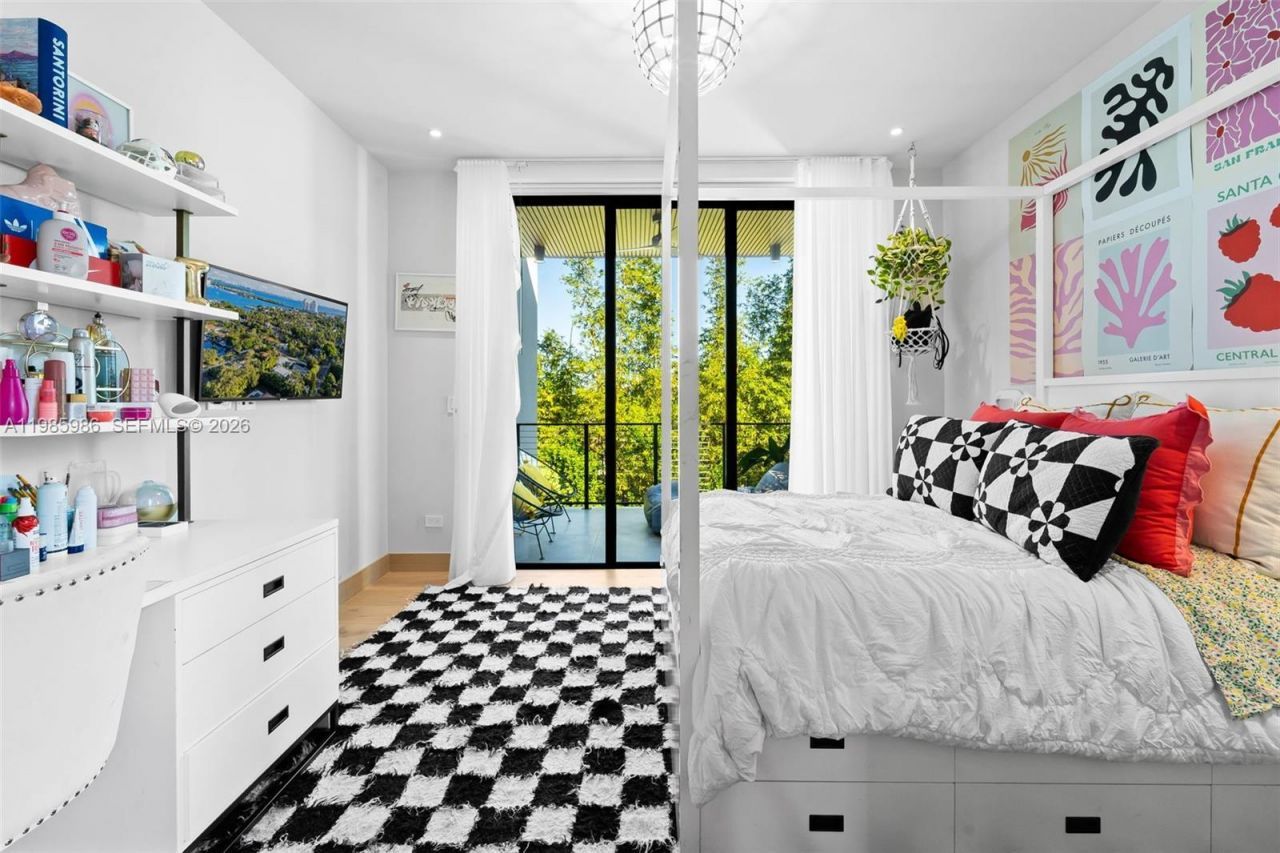 8625 NE 10th Ave , Miami, FL 33138 Photo