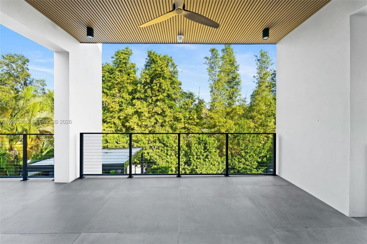 8625 NE 10th Ave , Miami, FL 33138 Photo