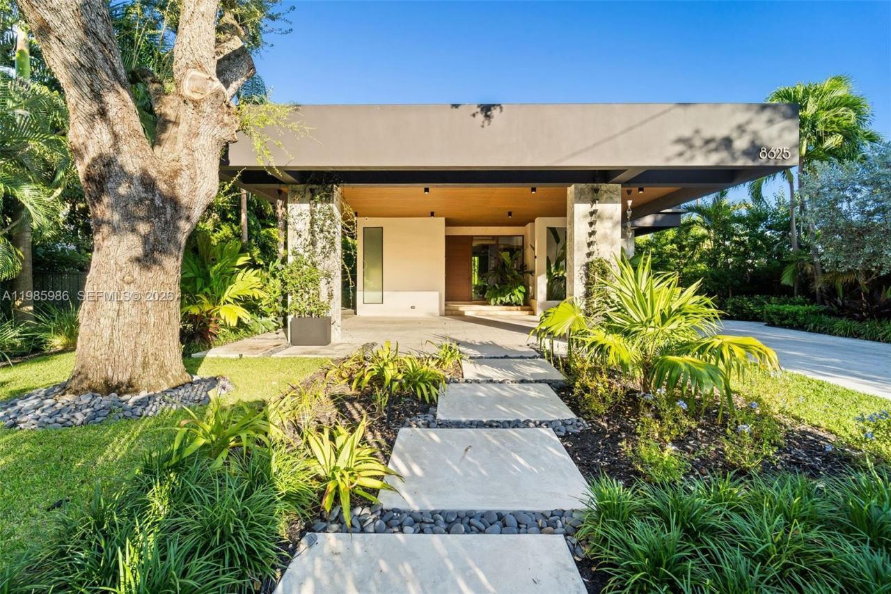 8625 NE 10th Ave , Miami, FL 33138 Photo