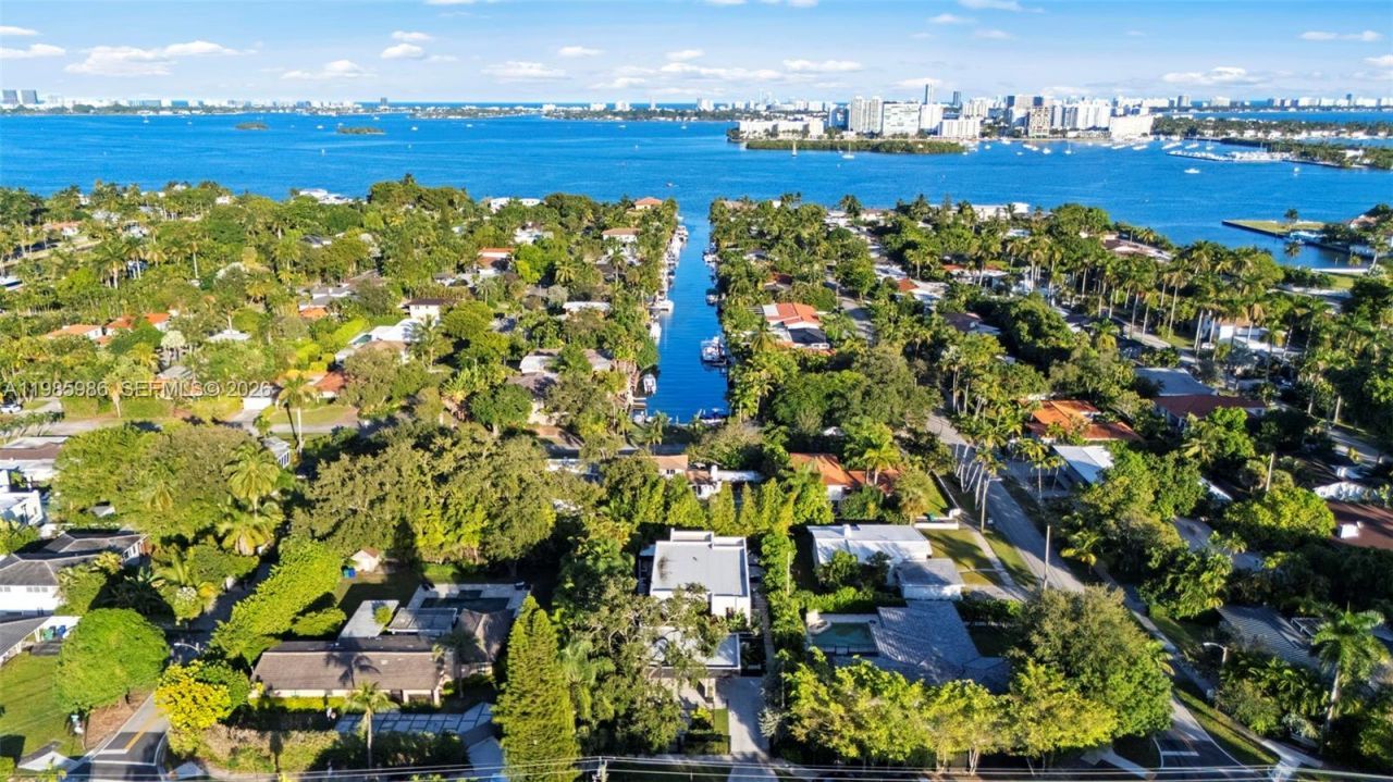 8625 NE 10th Ave , Miami, FL 33138 Photo