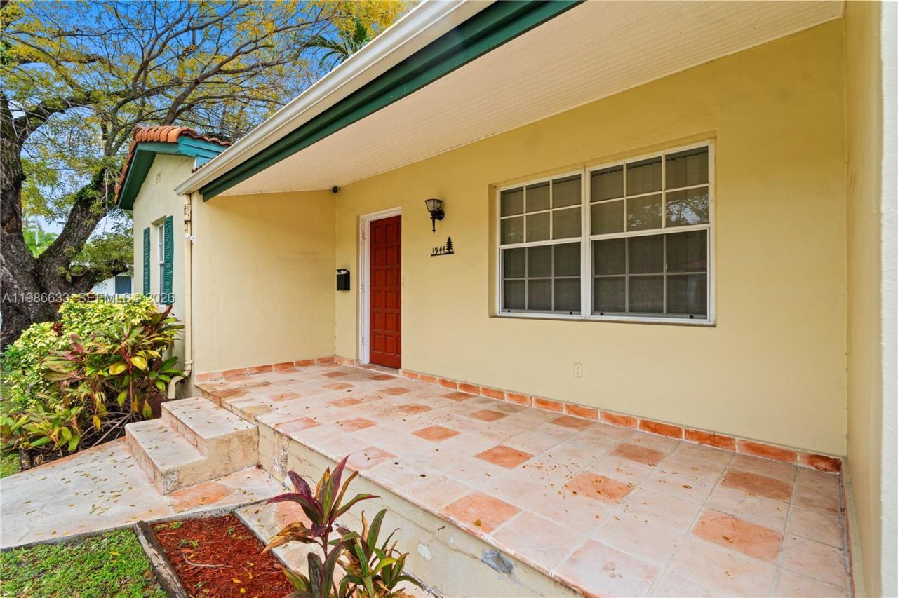 1941 SW 18th St , Miami, FL 33145 Photo