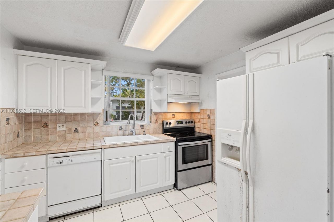 1941 SW 18th St , Miami, FL 33145 Photo