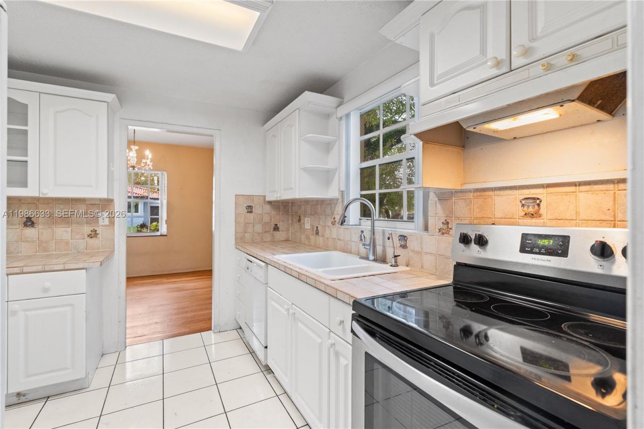 1941 SW 18th St , Miami, FL 33145 Photo