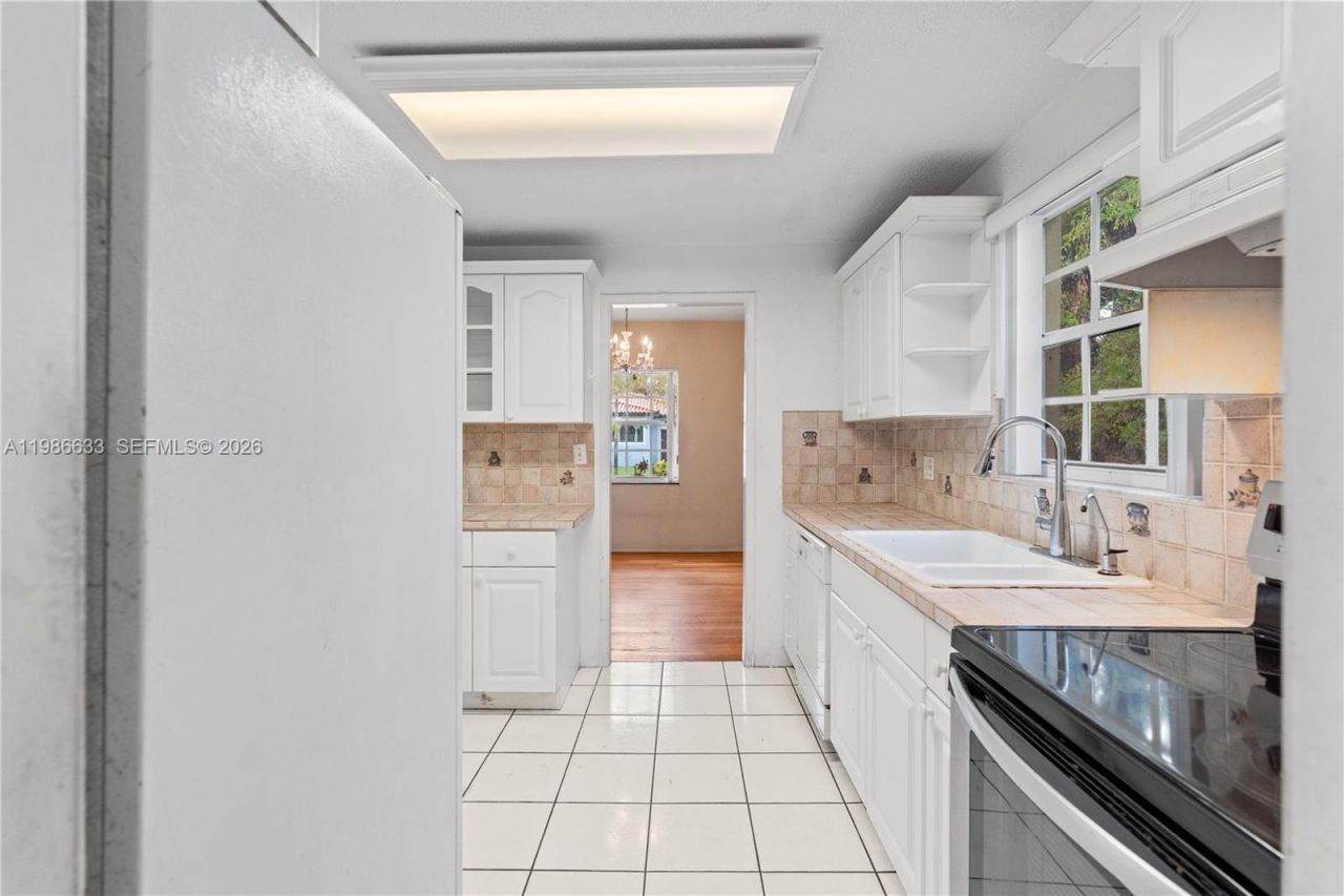 1941 SW 18th St , Miami, FL 33145 Photo