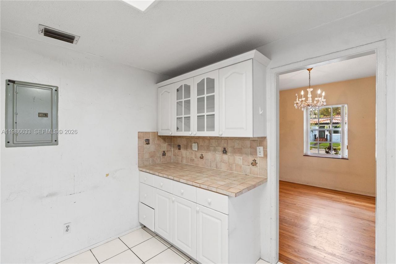 1941 SW 18th St , Miami, FL 33145 Photo