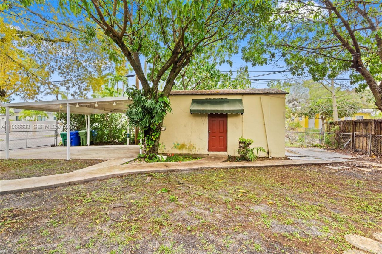 1941 SW 18th St , Miami, FL 33145 Photo