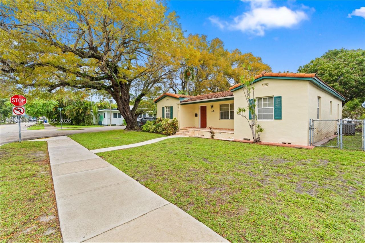 1941 SW 18th St , Miami, FL 33145 Photo