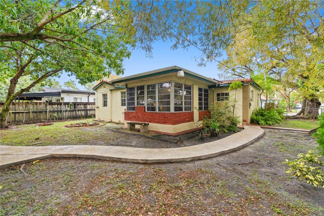 1941 SW 18th St , Miami, FL 33145 Photo