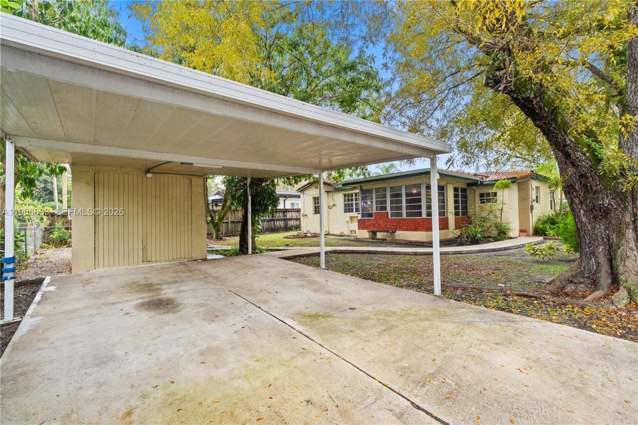 1941 SW 18th St , Miami, FL 33145 Photo