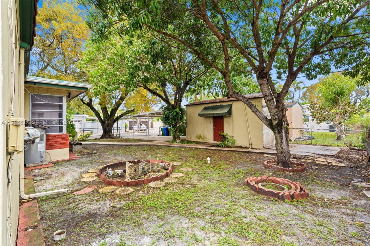 1941 SW 18th St , Miami, FL 33145 Photo