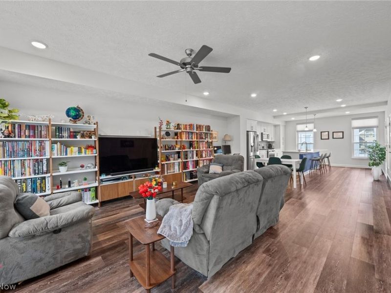 12023 Ashbury Avenue, Cleveland, OH 44128 Photo 25