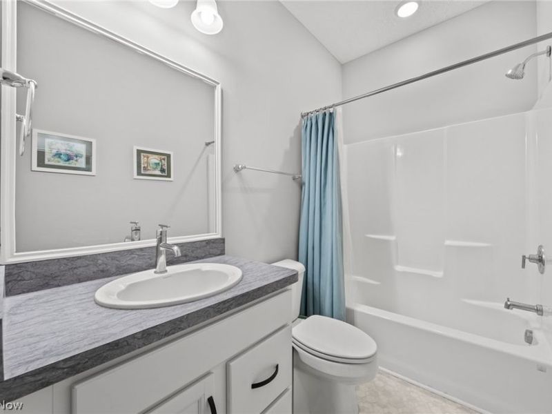 12023 Ashbury Avenue, Cleveland, OH 44128 Photo 38