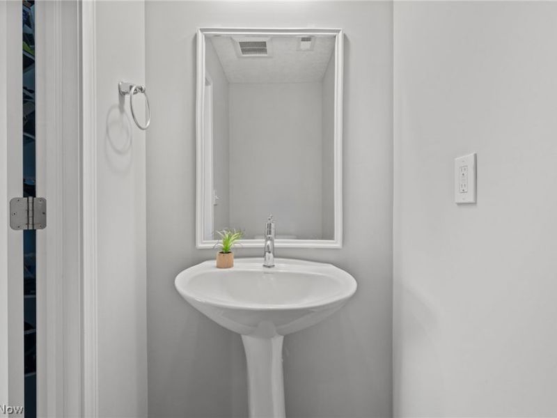 12023 Ashbury Avenue, Cleveland, OH 44128 Photo 8