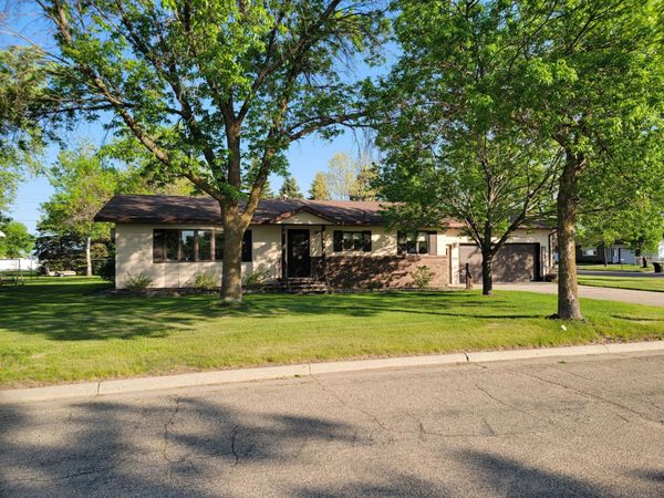 612 5th Avenue SW, Perham, MN 56573