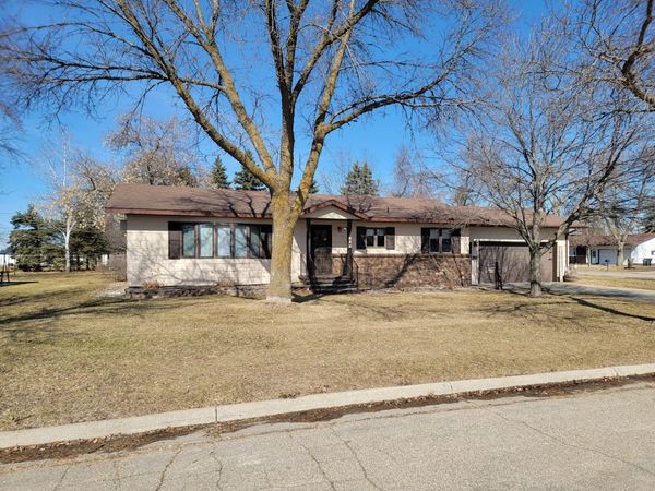 612 5th Avenue SW, Perham, MN 56573