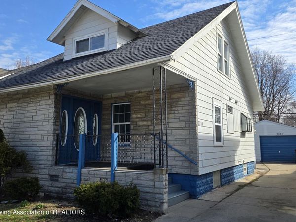 2311 S Pennsylvania Avenue, Lansing, MI 48910