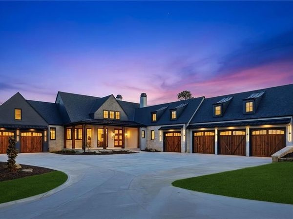 8510 Blue Heron Drive, Gainesville, GA 30506