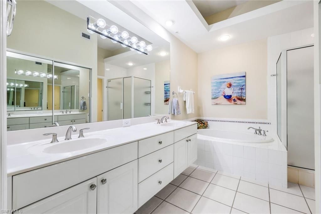 14530 Red Fox Run, Unit 215, Naples, FL 34110 Photo