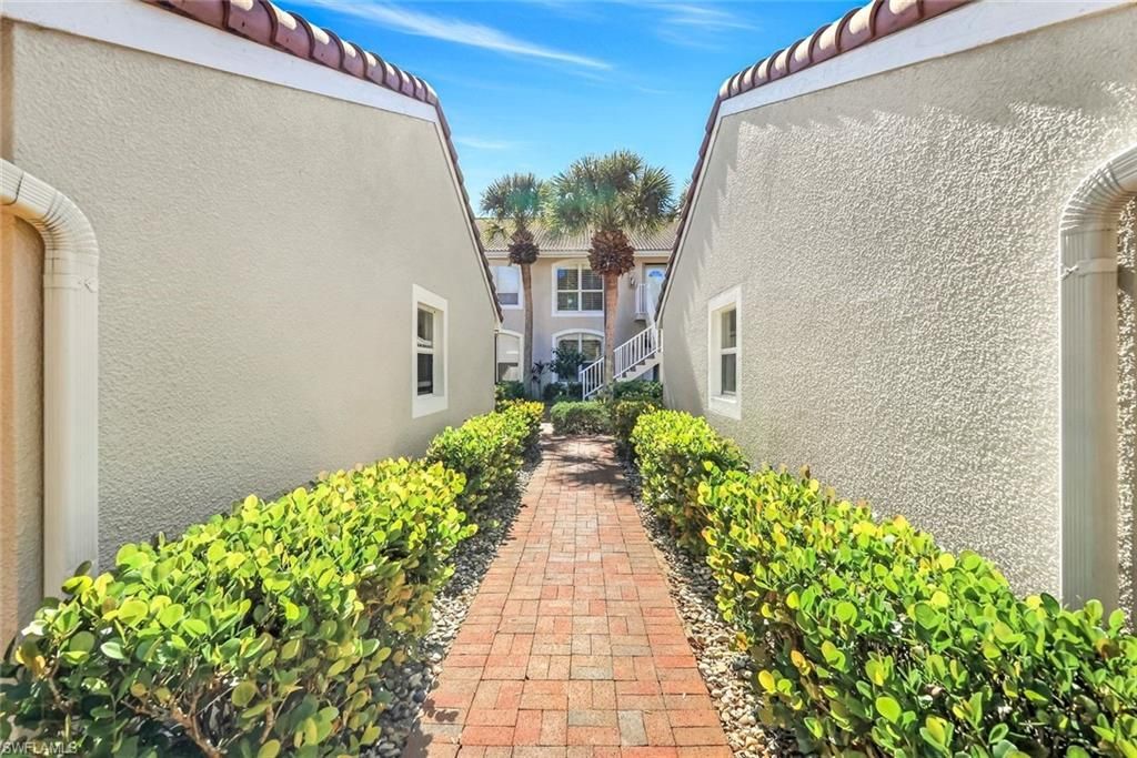 14530 Red Fox Run, Unit 215, Naples, FL 34110 Photo
