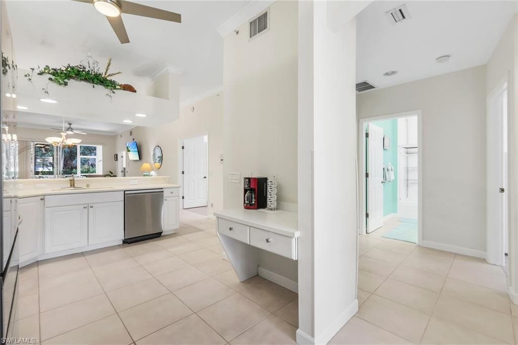 14530 Red Fox Run, Unit 215, Naples, FL 34110 Photo
