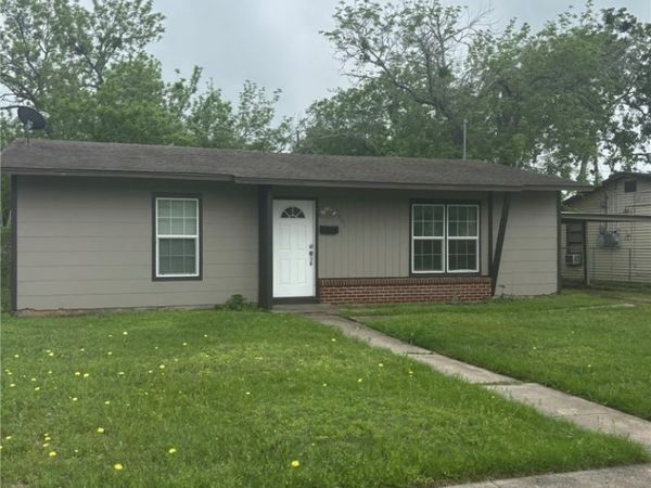 2905 Wildwood Street , Victoria, TX 77901