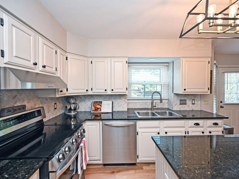 9665 New Castle Court, Deerfield Twp., OH 45040 Photo 11