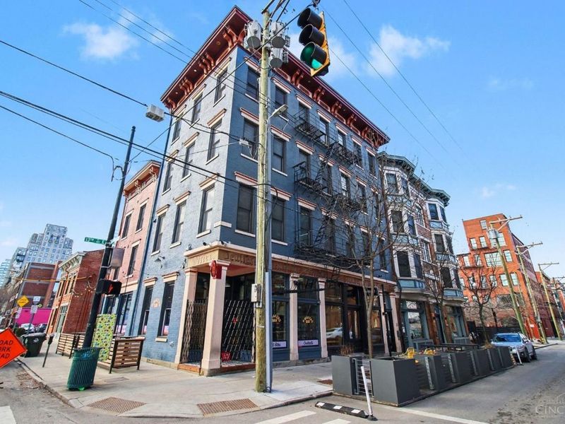 35 E 13th Street, Unit 202, Cincinnati, OH 45202 Photo 2