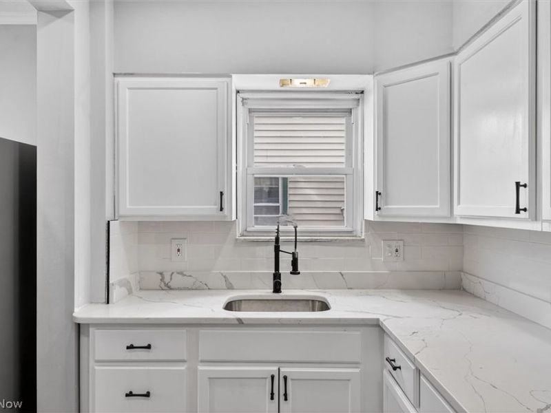 231 E 210th Street , Euclid, OH 44123 Photo 13