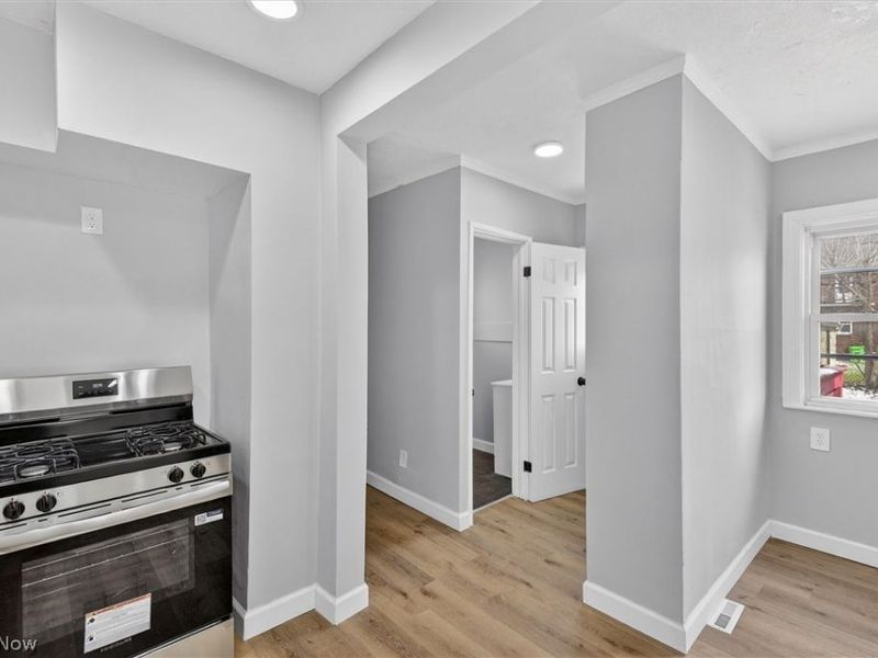 231 E 210th Street , Euclid, OH 44123 Photo 14