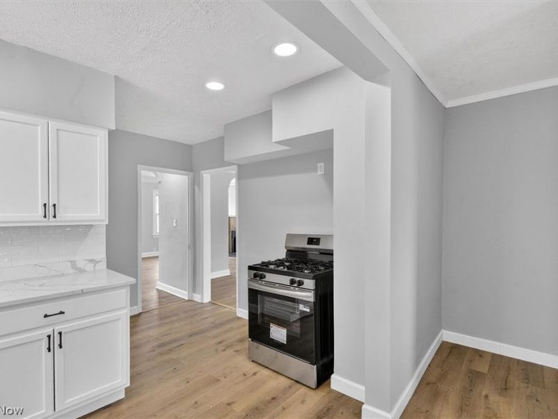 231 E 210th Street , Euclid, OH 44123 Photo 15