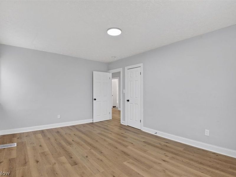 231 E 210th Street , Euclid, OH 44123 Photo 18