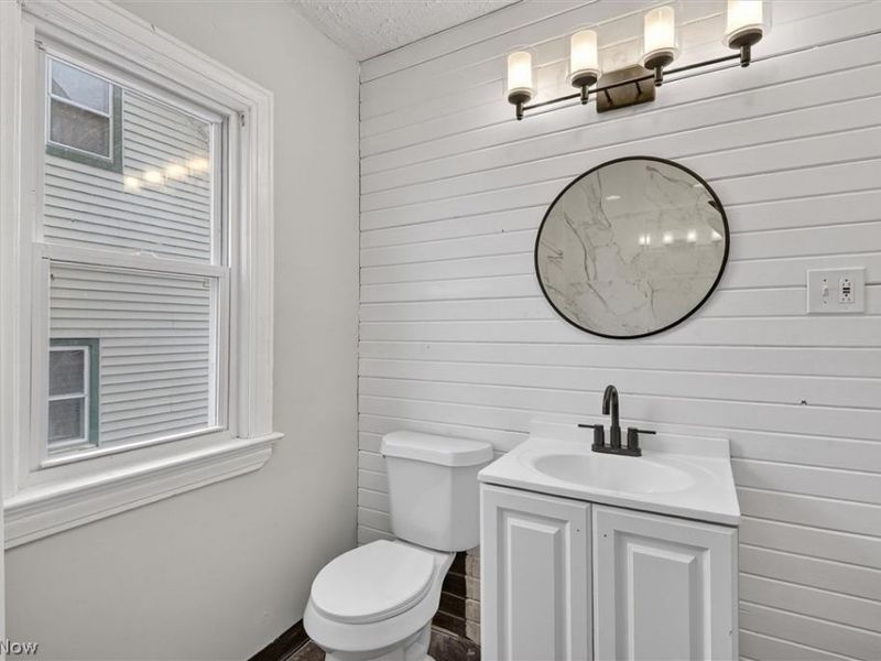 231 E 210th Street , Euclid, OH 44123 Photo 20