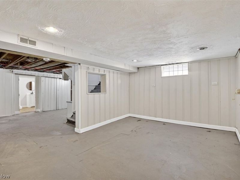 231 E 210th Street , Euclid, OH 44123 Photo 30