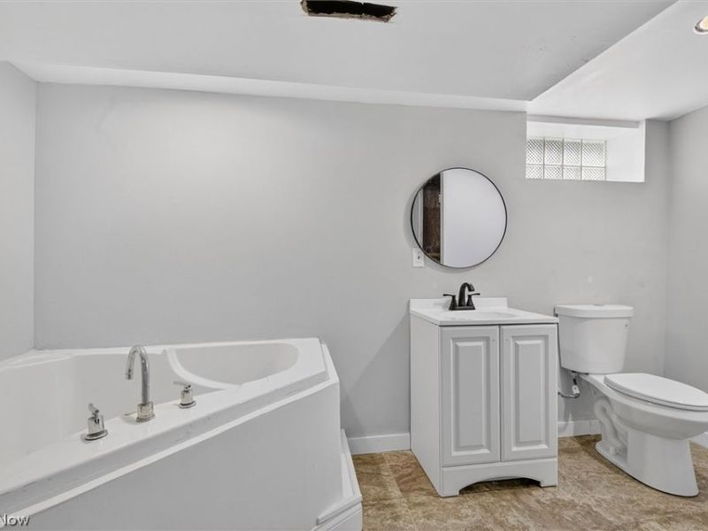 231 E 210th Street , Euclid, OH 44123 Photo 31