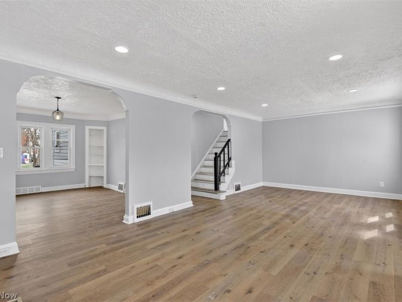 231 E 210th Street , Euclid, OH 44123 Photo 6