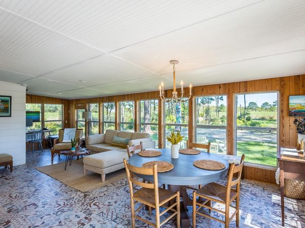 40 Lakeview Drive, Panacea, FL 32346